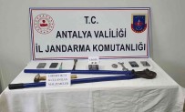 Hirsizliktan Aranan Sahislar Üzerlerinde Uyusturucuyla Yakalandi