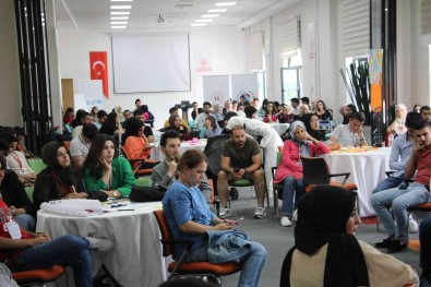 Elazig'da Mahalle Destek Ve Gönüllülük Çalistayi Düzenlendi