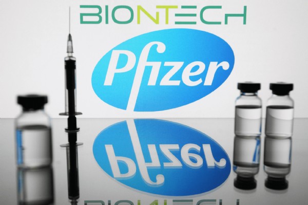 Pfizer-BioNTech, Omicron'a karşı daha etkili aşı geliştirdiğini duyurdu!