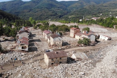 Ayancik'ta Sel Teyakkuzu Açiklamasi 3 Köy Bosaltildi , 25 Kisi Yurda Yerlestirildi