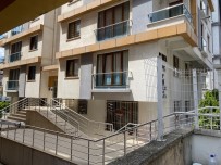 Elektrikli Süpürge Sesi Nedeniyle Tartistigi 40 Yillik Esini Kabloyla Bogarak Öldürdü