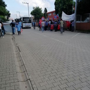 Maaslarina Iyilestirme Istediler, Isten Çikarilinca Ayaklandilar