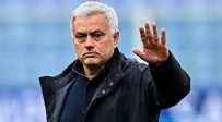 Ünli teknik direktör Jose Mourinho, Abdülkadir Ömür'ü transfer etmek istediğini açıkladı...