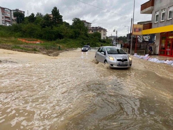 Kastamonu, Bartın, Sinop ve Zonguldak'ta sel felaketi: Köprüler yıkıldı, evleri su bastı! Uyarılar peş peşe geldi