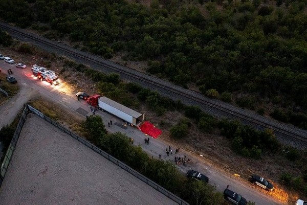 ABD'nin Texas'ta göçmen olduğu düşünülen 46 kişi bir kamyonda ölü bulundu!