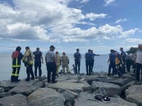 Avcilar'da Denizden Kadin Cesedi Çikarildi