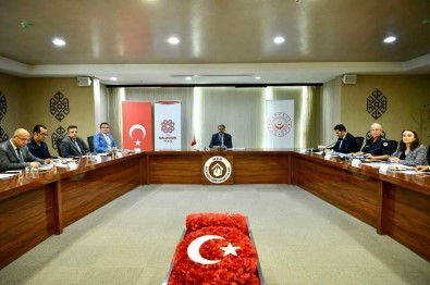 Balikesir'de 42 Bin Kadina KADES Uygulamasi Indirildi