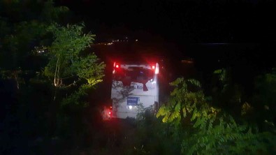 Yolcu Otobüsü Sarampole Yuvarlandi Açiklamasi 1 Ölü, 19 Yarali