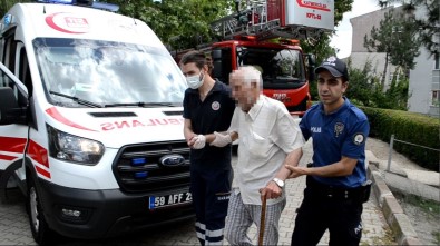 5'Inci Kattan Atlamak Istedi, Son Anda Polis Kurtardi