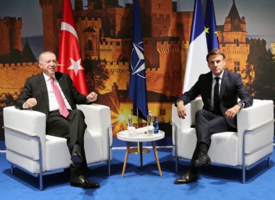 Başkan Erdoğan, NATO Zirvesi'nde Macron ile bir araya geldi! Haberi