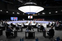 NATO Liderler Zirvesi'nde 'Yakin Ortaklarla' Oturum Düzenlendi
