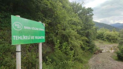 Su Taskinlari Nedeniyle Ulus'ta 5 Köy Yolunda Ulasim Kontrollü Saglaniyor