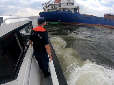 Teknede Rahatsizlanan Vatandasin Yardimina Sahil Güvenlik Ekipleri Yetisti