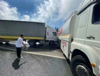 TEM'de 11 araç birbirine girdi! İstanbul istikameti trafiğe kapandı!