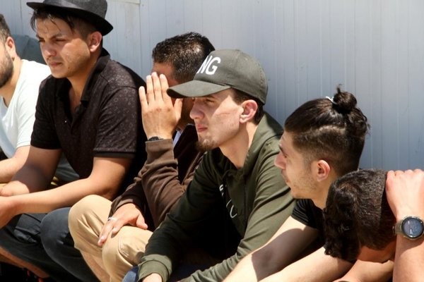 Düzensiz göçmenlerin imdadına Sahil Güvenlik yetişti!