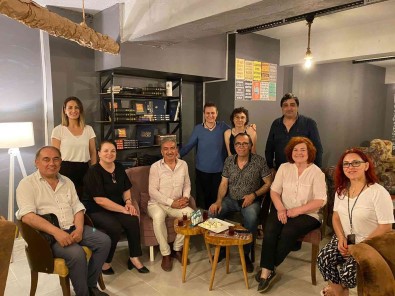 Gazeteci Kaleme Aldi, Bu Kitap Kadinlari Anlatiyor