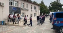 Jandarmadan yasadışı suç örgütüne operasyon: 13 kişi gözaltına alındı