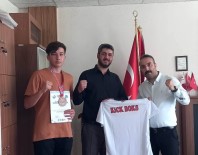 Lise Ögrencilerinden Boksta Büyük Basari