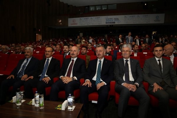 Bakan Karaismailoğlu, 'Lojistikte süper güç olma yolunda ilerliyoruz'