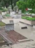 Ankara'da Sel Karsiyaka Mezarligini Da Vurdu