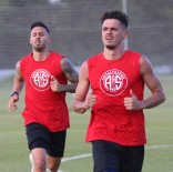 FT Antalyaspor'da Ömer Toprak Ilk Antrenmanina Çikti