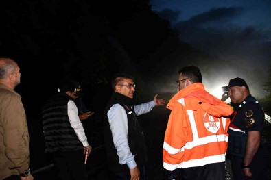 Heyelan Tehlikesinden Dolayi Yol Ulasima Kapali