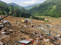 Hindistan'daki Heyelan Felaketinde Can Kaybi 14'E Yükseldi