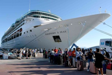 Kusadasi'nda Kruvaziyer Turizmi Bereketi