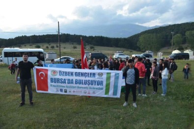 Özbek Ögrenciler Bursa'da Bulustu