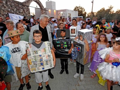 Alaçati'da Çevreci Okuldan Farkindalik Yürüyüsü
