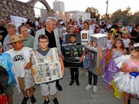 Alaçati'da Çevreci Okuldan Farkindalik Yürüyüsü