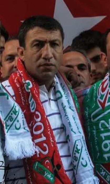 İzmir'de kanlı infaz! Karşıyaka tribün lideri otomobilinde öldürüldü