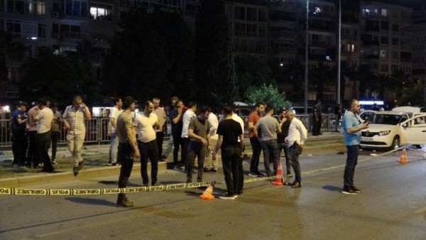 İzmir'de kanlı infaz! Karşıyaka tribün lideri otomobilinde öldürüldü