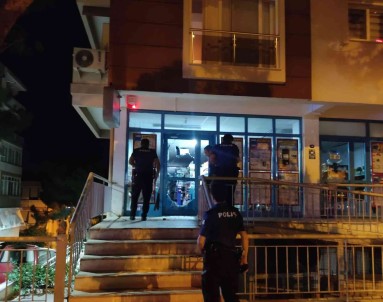 Izmir Polisi Hirsizlara Göz Açtirmiyor