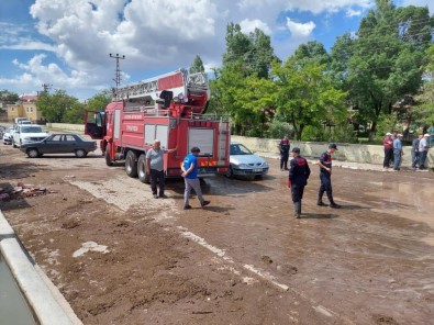 Itfaiye Ekipleri 25 Su Baskinina Müdahale Etti