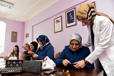 Tasköprülü Girisimci Kadinlarin Özel Tasarim Çantalari Almanya'da Sergilenecek