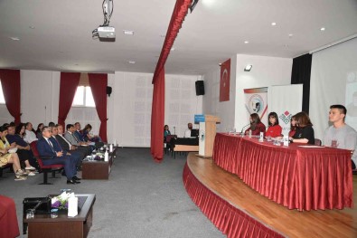 Anadolu Mektebi Yazar Okumalari Gerçeklesti