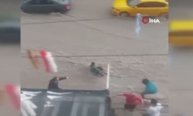 Baskent'te Saganak Yagis Ve Dolu Basladi