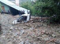 Adana'da Siddetli Saganak Su Taskini Ve Heyelana Sebep Oldu, 1 Araç Sulara Kapildi