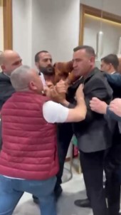 Mücevher Vurgununda Magduru Yaka Paça Disari Çikardilar