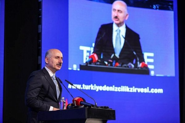 Karaismailoğlu, “İstanbul, boğazdaki gemi trafiğini Kanal İstanbul ile azaltıp seyir emniyetini arttıracağız.'