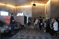 Bahçelievlerli Ögrenciler Hafiza 15 Temmuz Müzesi'ni Ziyaret Etti