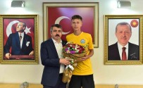 Baskan Yilmaz Milli Sporcuyu Agirladi