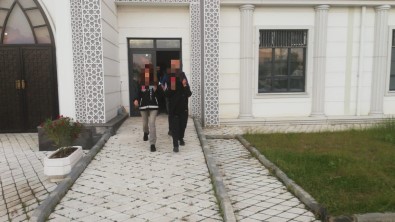 Evlerden Para Ve Ziynet Esyasi Çaliyorlardi, Yakayi Ele Verdiler