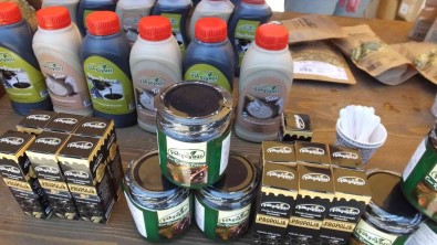 Ivrindili Kadinlar Festivalde Ürünlerini Tanitti