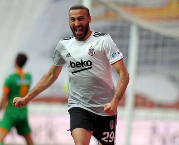 Cenk Tosun yeniden Beşiktaş'ta!