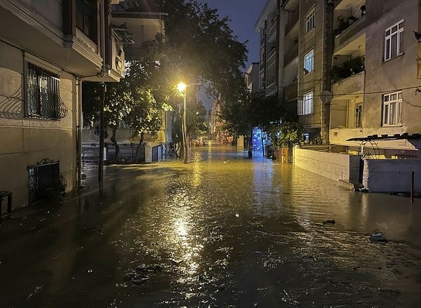 İstanbul'u sel vurdu, İBB Başkanı yine ortada yok! Flaş iddia: Ekrem İmamoğlu Muğla Fethiye'de tatilde...