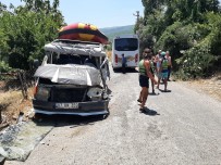 Antalya'da Rafting Dönüsü Kaza Açiklamasi 8 Yarali