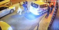 Besiktas'ta Biçakli 'Afis' Asma Kavgasi Kamerada Açiklamasi Sopayla Zabitaya Saldiran Genç Düsüp Ayagini Kirdi