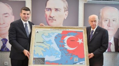 Devlet Bahçeli'ye hediye edilen tablo, Yunanistan'ı kızdırdı!